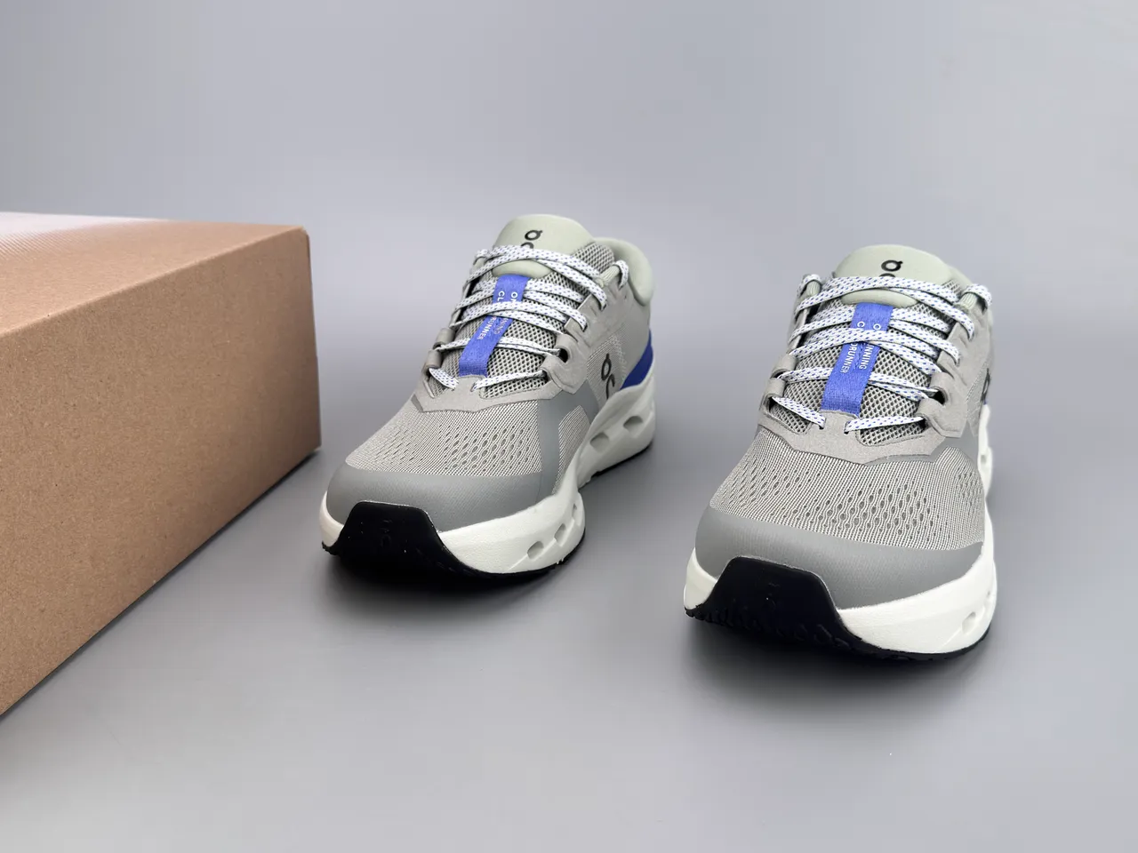 On Cloudmonster Chaussures de course grises et bleues 5