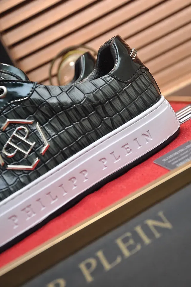 Philipp Plein Noir Blanc Cuir Crocodile Embossé Plaque Monogramme Métallique Sneakers Lifestyle 2