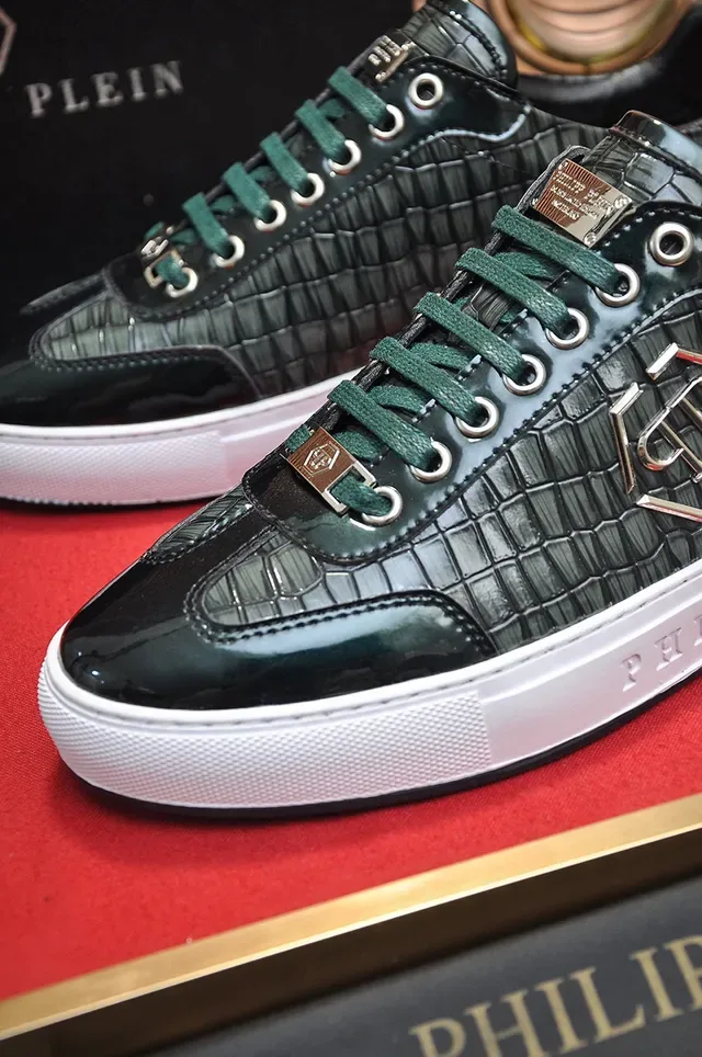 Philipp Plein Noir Blanc Cuir Crocodile Embossé Plaque Monogramme Métallique Sneakers Lifestyle 3