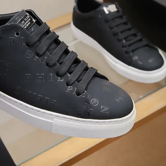 Philipp Plein Monogram-Embossado Lifestyle Sneaker Preto Branco Superior Couro Sintético Suave Acabamento Lifestyle Sneakers 2