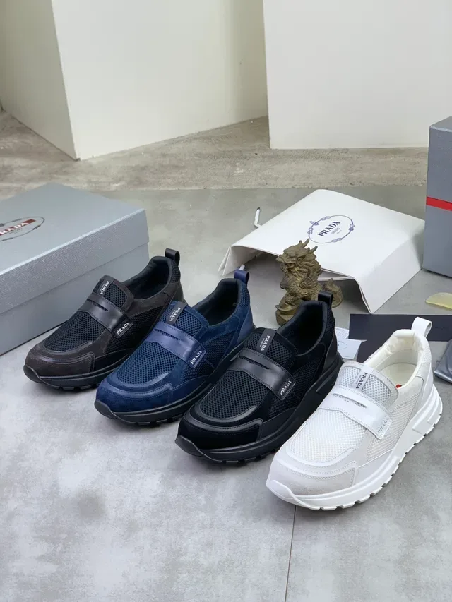 Prada Tênis Lifestyle Preto e Marrom Camurça e Malha Parte Superior Fecho Alça Logo 2