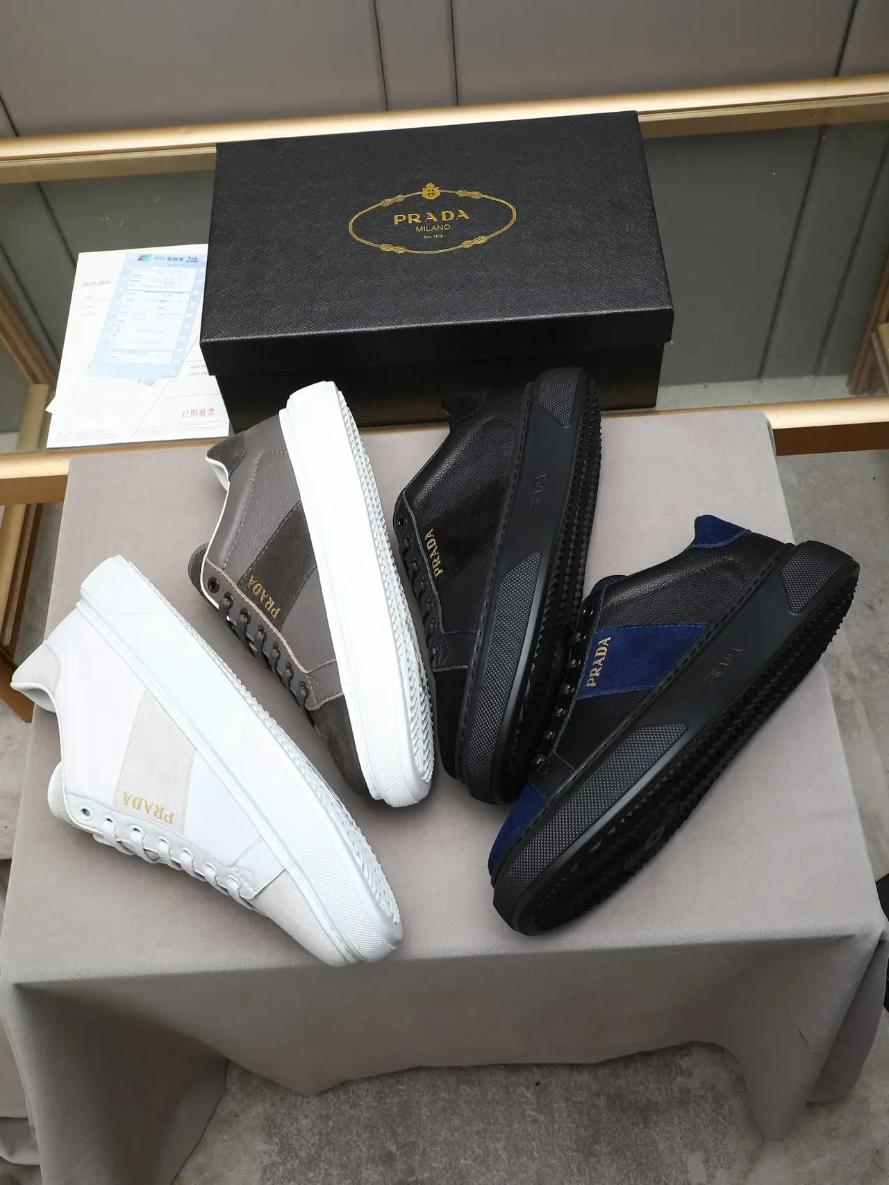 Prada Noir et Or Cuir et Daim Panneau Rayé Lifestyle Sneakers 2