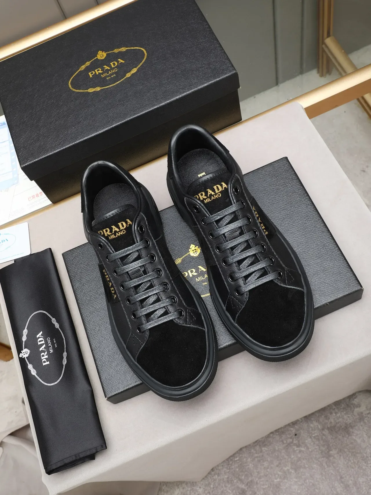 Prada Noir et Or Cuir et Daim Panneau Rayé Lifestyle Sneakers 3