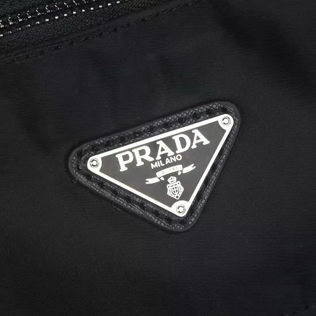Prada Sac messager noir structuré en nylon avec double boucle 4