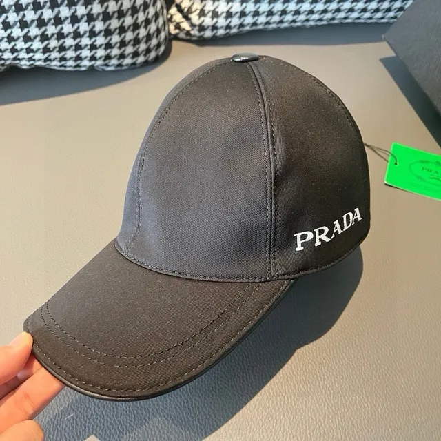 Prada काले और सफ़ेद सिलाई लोगो संरचित छह-पैनल बेसबॉल कैप 4