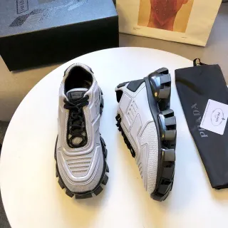 Prada Cloudbust tênis cinza e preto chunky