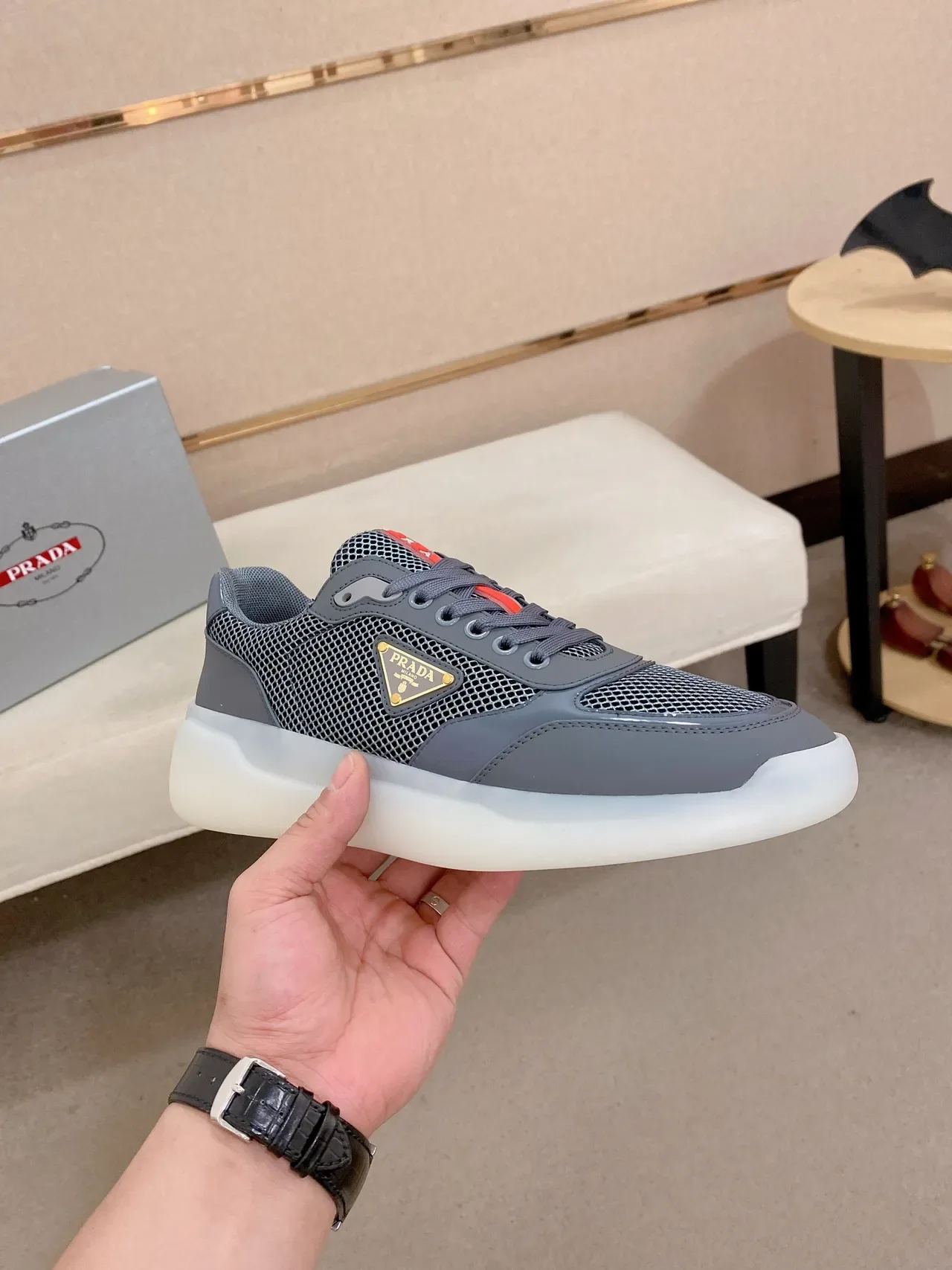 Prada Cloudbust حذاء رياضي رمادي شبكي وصناعي لامع 5