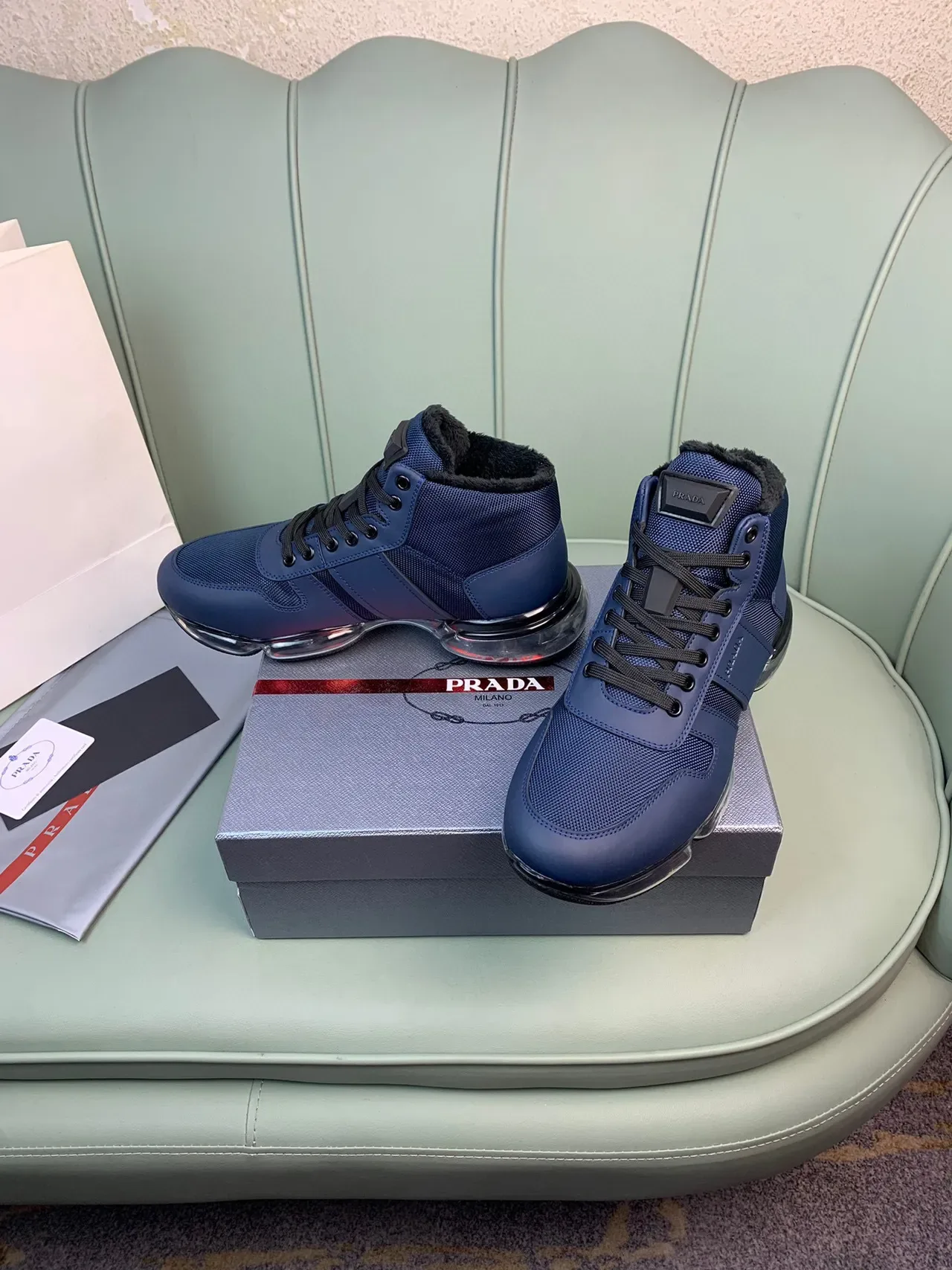 Prada Cloudbust 高帮蓝色网面和皮革休闲运动鞋 5
