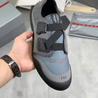 Prada Cloudbust 无鞋带 灰色和黑色 生活方式运动鞋