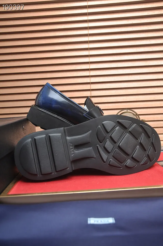 Prada Cloudbust Loafer أزرق بحري لامع جلد لوفر 2