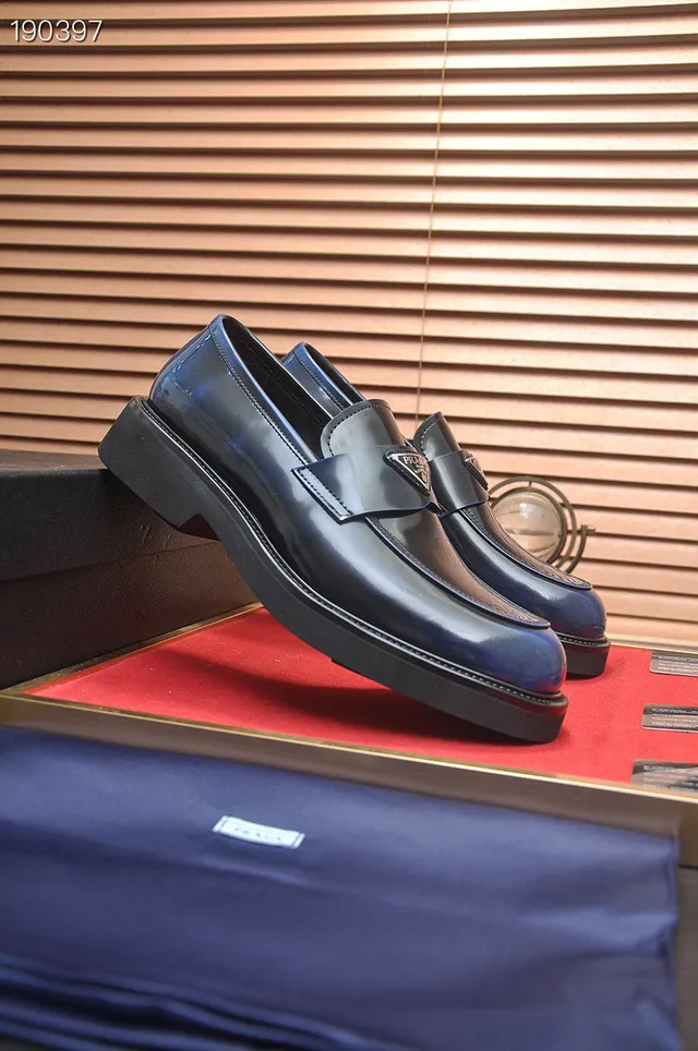 Prada Cloudbust Loafer أزرق بحري لامع جلد لوفر 8