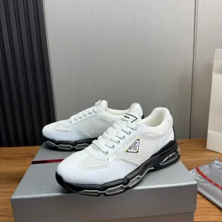 Prada Cloudbust सफेद और काला लाइफस्टाइल स्नीकर