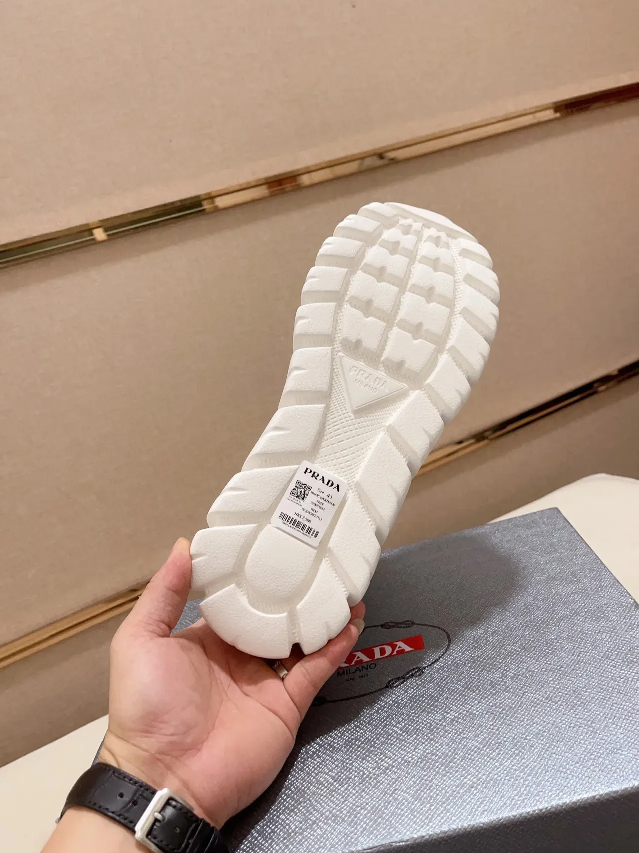 Prada Cloudbust সাদা উঁচু টপ চাঙ্কি স্নিকার 2