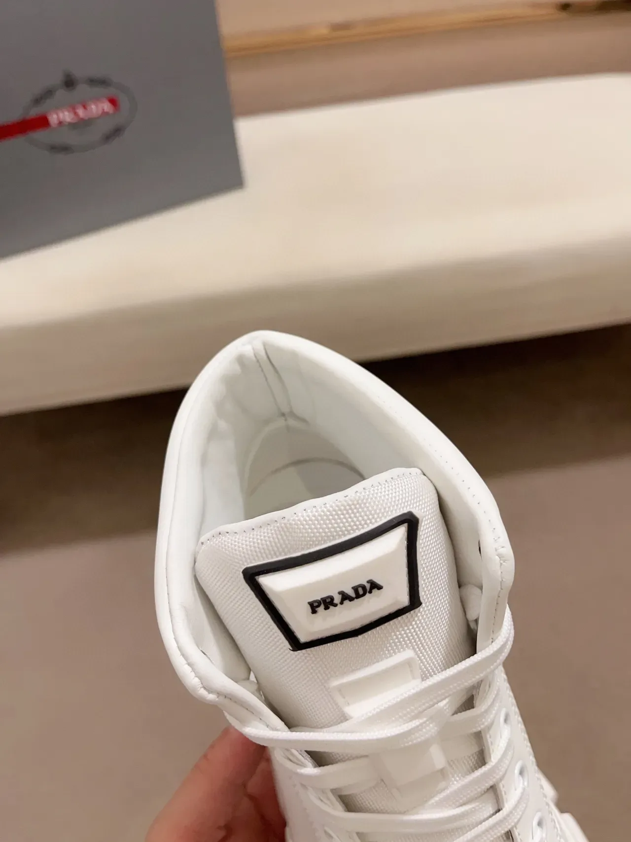 Prada Cloudbust সাদা উঁচু টপ চাঙ্কি স্নিকার 5