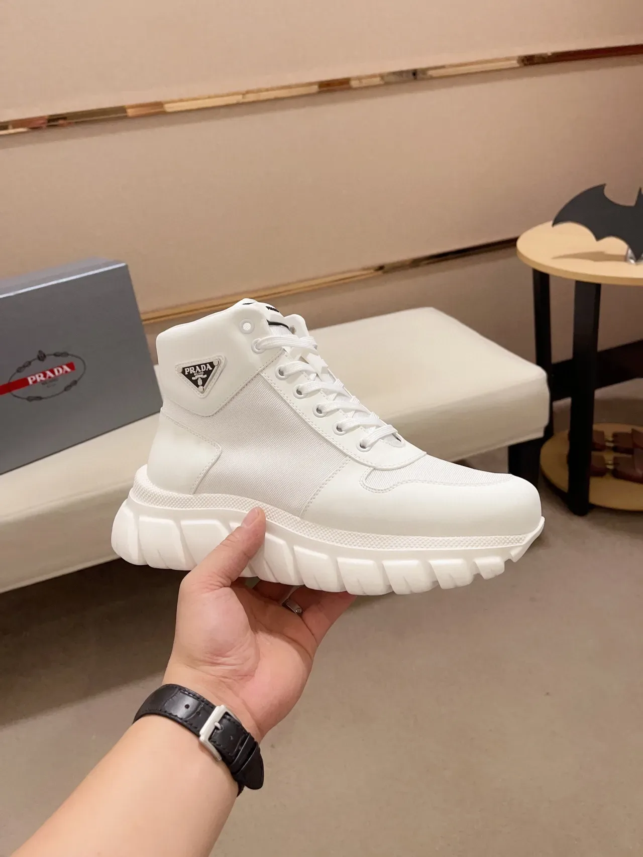 Prada Cloudbust সাদা উঁচু টপ চাঙ্কি স্নিকার 7