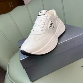 Prada Cloudbust সাদা চামড়া ও জাল লাইফস্টাইল স্নিকার