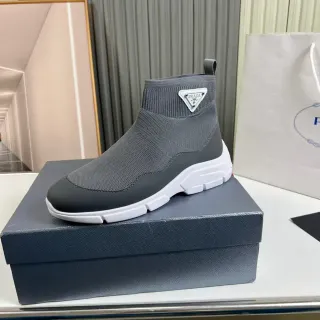 Prada 灰色白色针织袜上部模具橡胶脚趾帽生活方式运动鞋