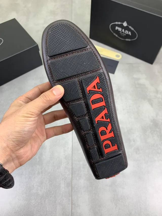 Prada Horsebit Loafer Zapatos Mocasín Cuero Marrón Texturizado 2