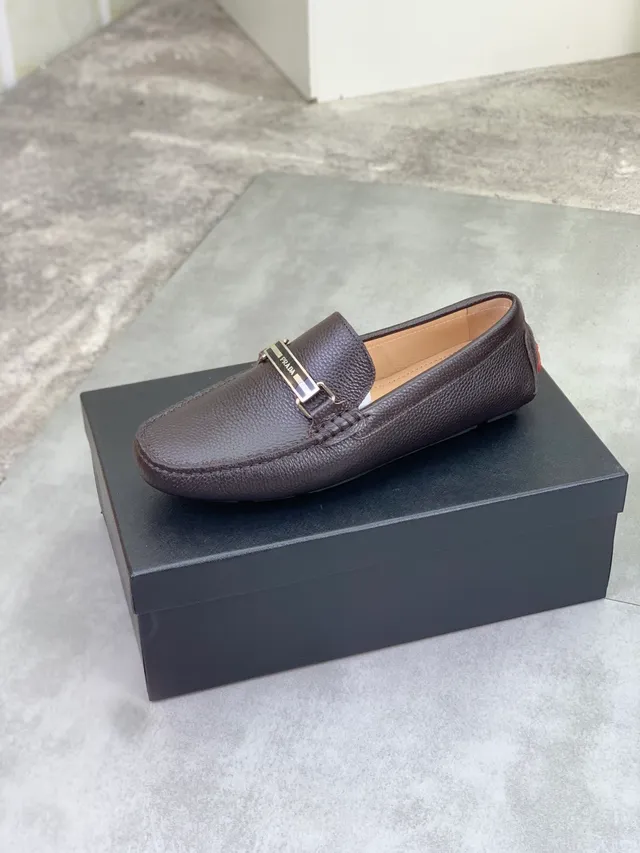 Prada Horsebit Loafer Zapatos Mocasín Cuero Marrón Texturizado 4