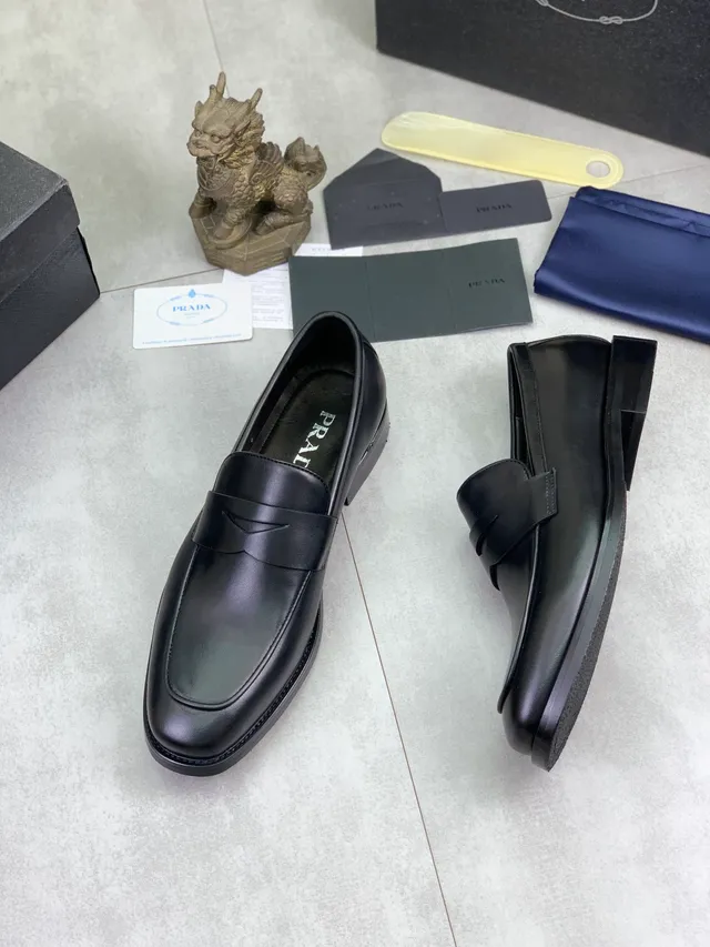 Prada Penny Loafer Mocasines de cuero negro 5