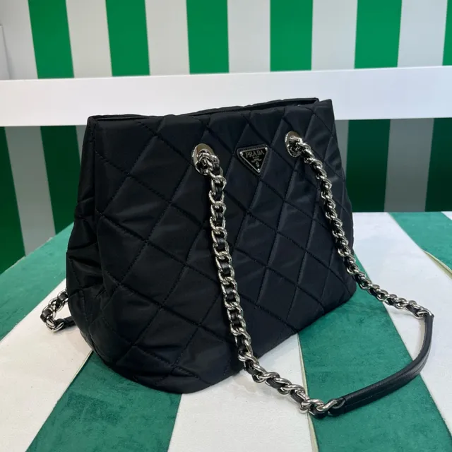Prada 绗缝托特黑色银色钻石缝制链条和皮革双把手托特包 5