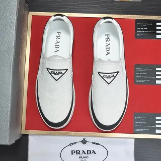 Prada Re-Edition सफेद काला स्लिप-ऑन वूवन टेक्सटाइल अपर लोअफर