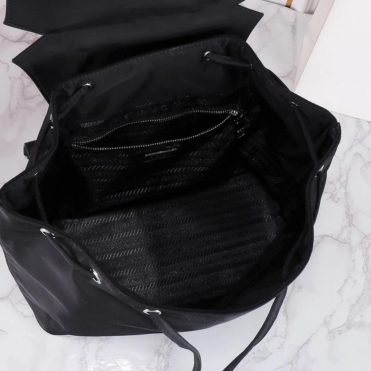 Prada Re-Nylon Mochila Casual Negra Plata Logotipo Triangular 2