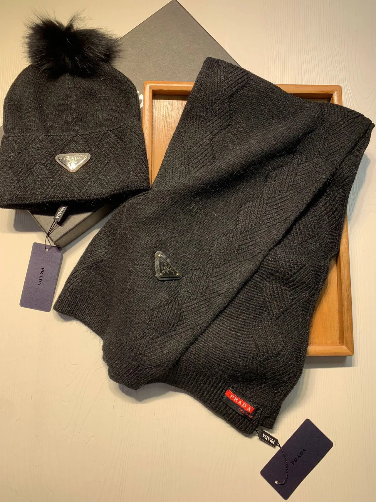 برادا أحمر أبيض Herringbone Knit Folded Cuff Beanie 5