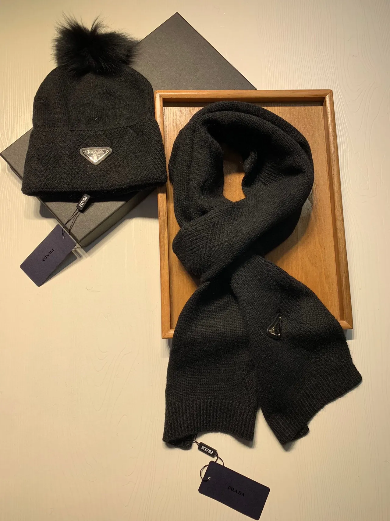 برادا أحمر أبيض Herringbone Knit Folded Cuff Beanie 7