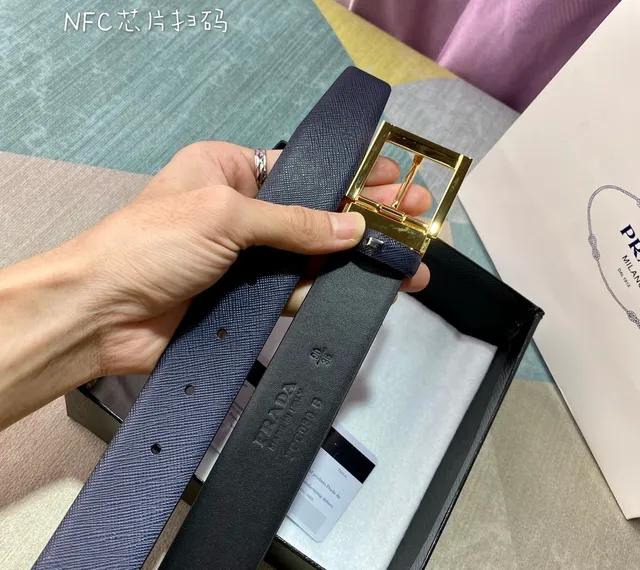 Prada Ceinture réversible double face Navy Gold cuir Saffiano Texture Ceinture 2