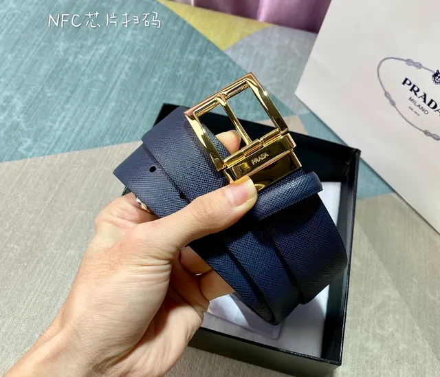 Prada Ceinture réversible double face Navy Gold cuir Saffiano Texture Ceinture 3