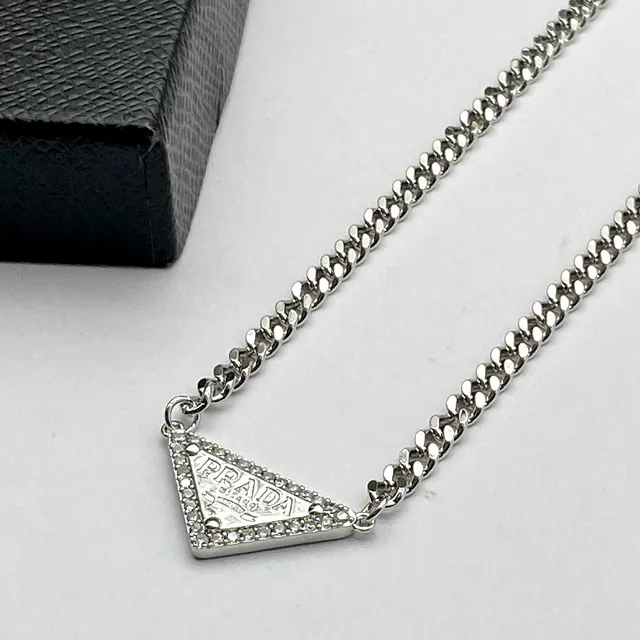 Prada Colar Triangular Ouro e Prata Tom Pingente de Cristal Colares 3