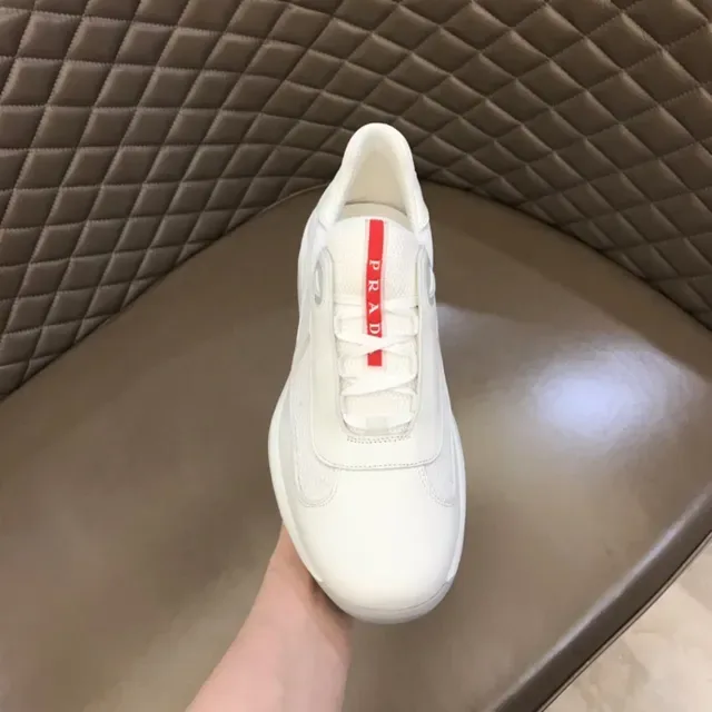 Prada Tênis Lifestyle de Couro Branco e Malha 2