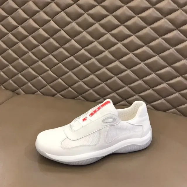 Prada Tênis Lifestyle de Couro Branco e Malha 3