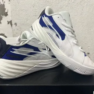 Puma All-Pro Nitro সাদা নীল লেয়ার্ড মেশ এবং সিন্থেটিক আপার স্কাল্প্টেড মিডসোল বাস্কেটবল শোজ