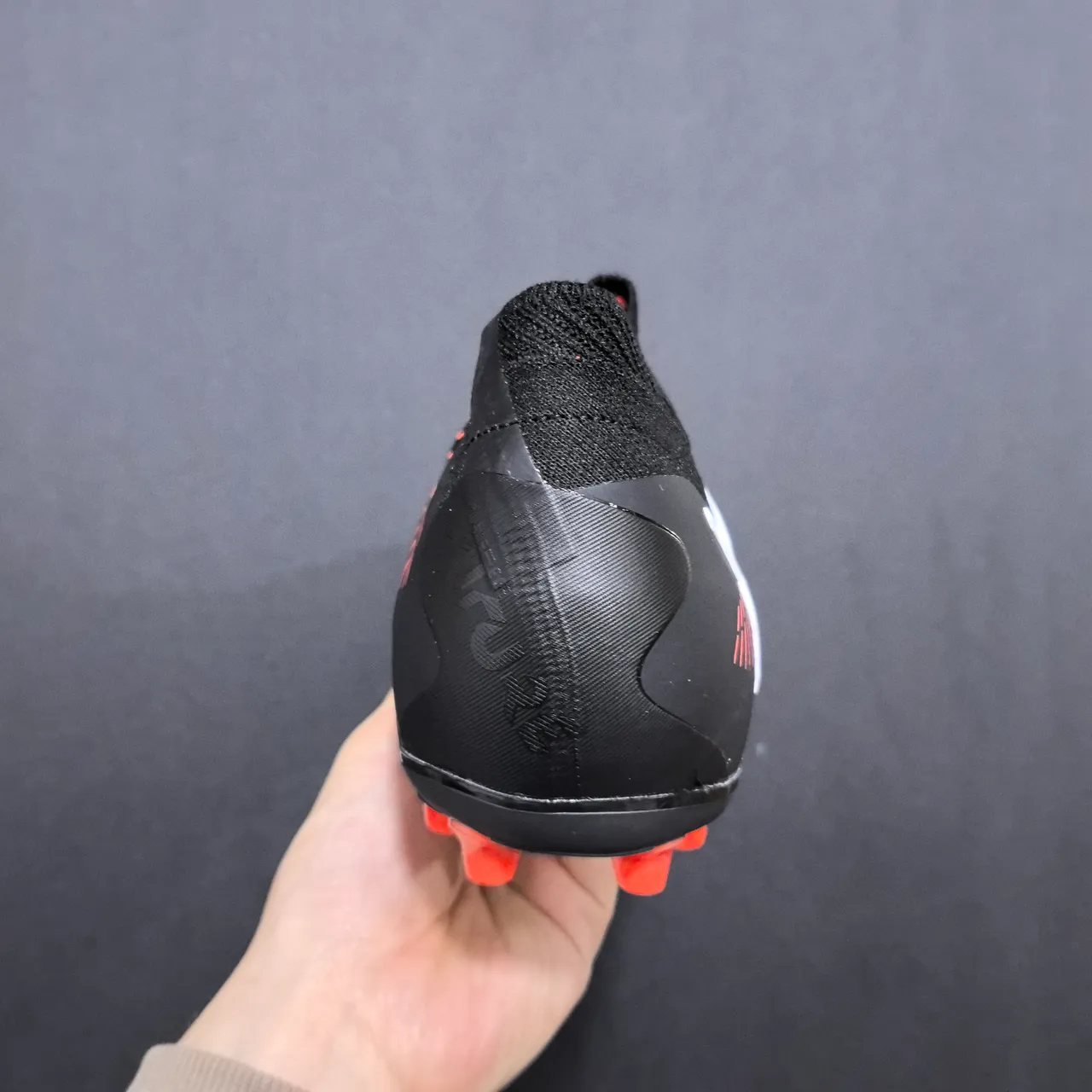 Puma Future Z Preto Laranja Meia Ajustada Colar Tricotado Texturizado Iridiscente Antepé Solo Firme Sapatos de Futebol 4
