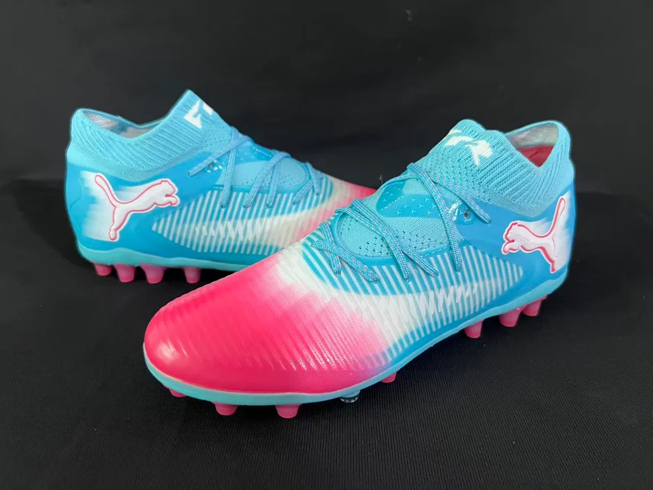 Puma Future Z 蓝粉针织袜领渐变鞋面人工草地足球鞋 7