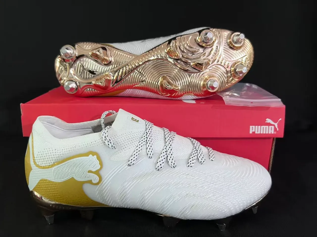 Puma Future Z Botas de fútbol blancas y doradas para terreno firme 14