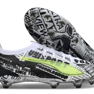 Puma Future Z 白黑报纸印刷图形鞋面不对称系带硬地球面足球鞋