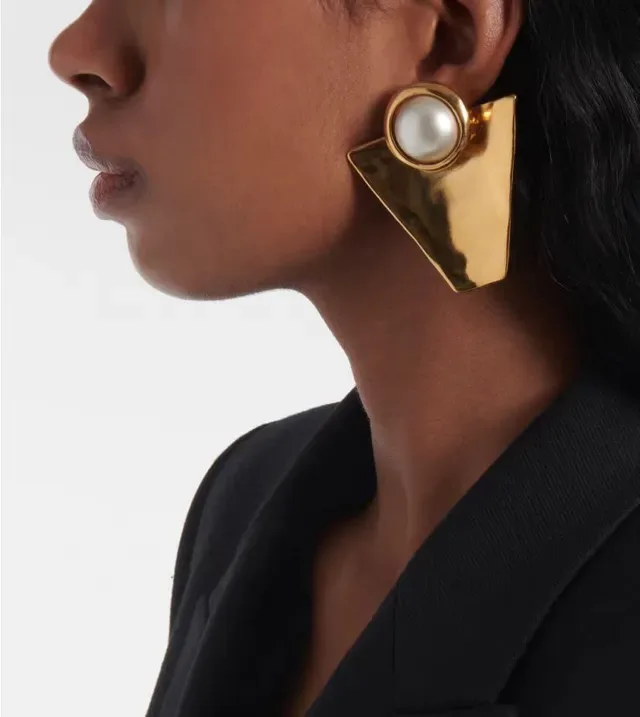 Saint Laurent জ্যামিতিক উল্টো ত্রিভুজ মুক্তা কানের দুল 4