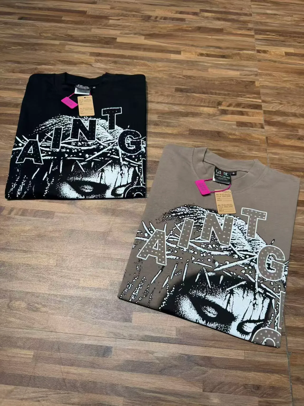 Camiseta preta Saint Laurent com estampa gráfica Saint 9