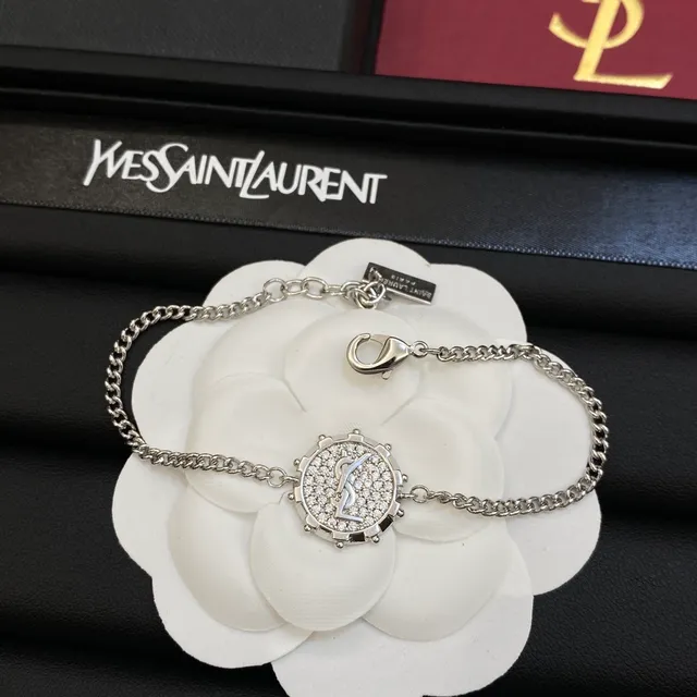 Saint Laurent 银色白色Pavé水晶带钉镶边项链 4