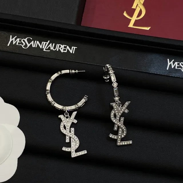 सेंट लॉरेंट YSL मोनोग्राम क्रिस्टल पावे डैंगलिंग ईयररिंग्स 4