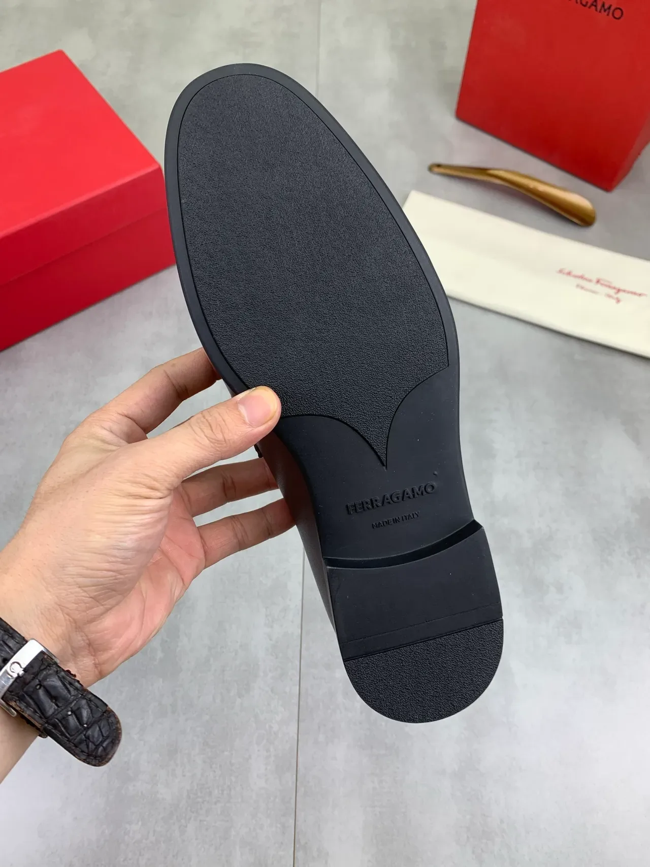 Salvatore Ferragamo Gancini ब्राउन चमड़े के स्क्वेयर टो लोअफर 3