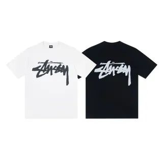 Stussy Stock Logo ग्राफिक टी-शर्ट