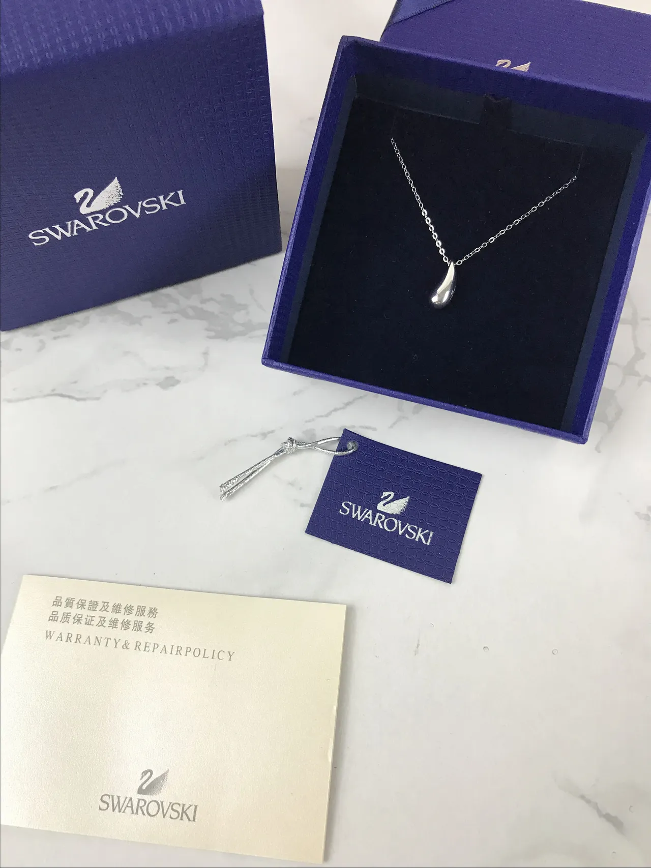 Swarovski टियारड्रॉप पेंडेंट पॉलिश्ड सिल्वर-टोन नेकल्स 3