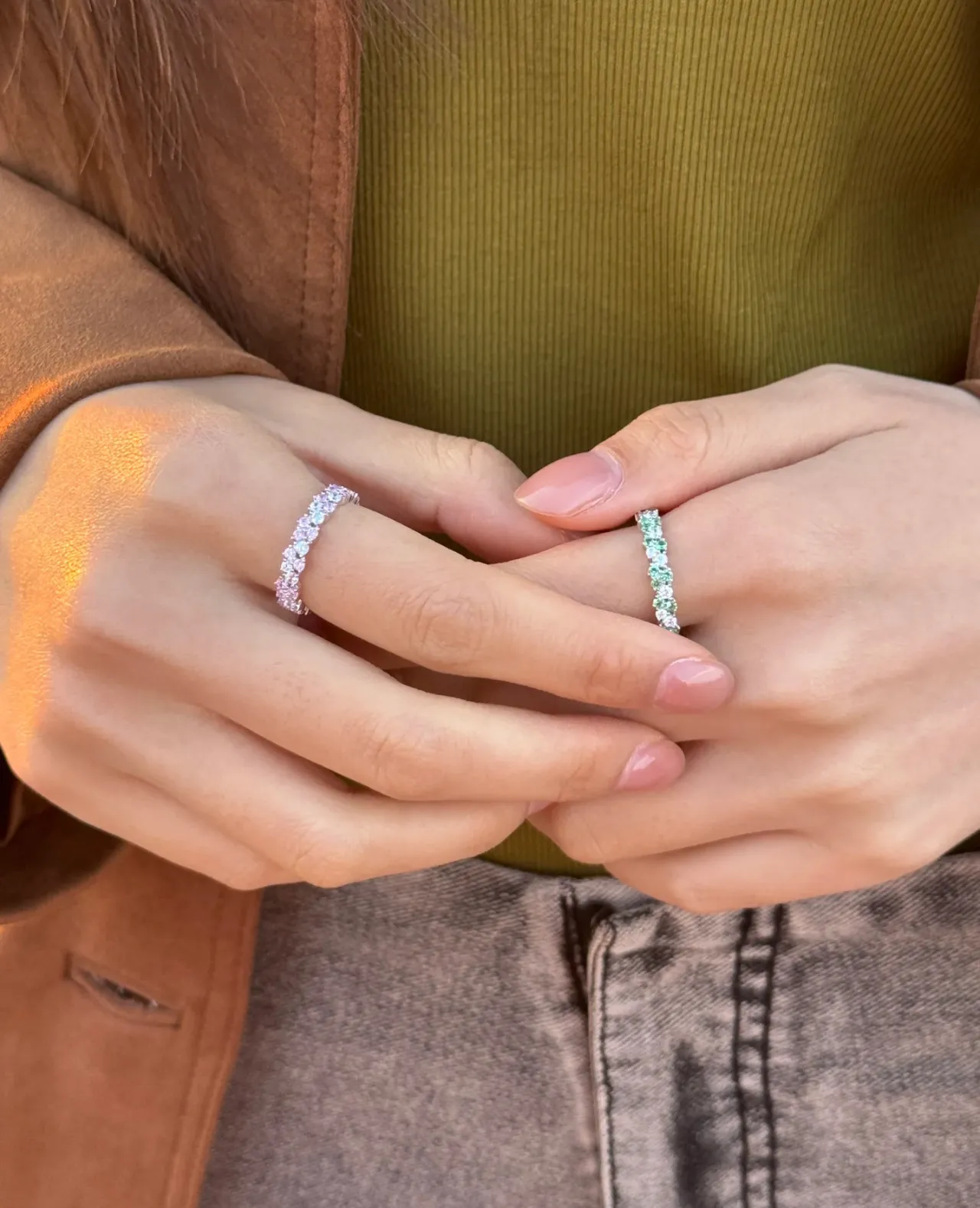 Tiffany & Co. Eternity خاتم حجر أخضر وأبيض متناوب 4