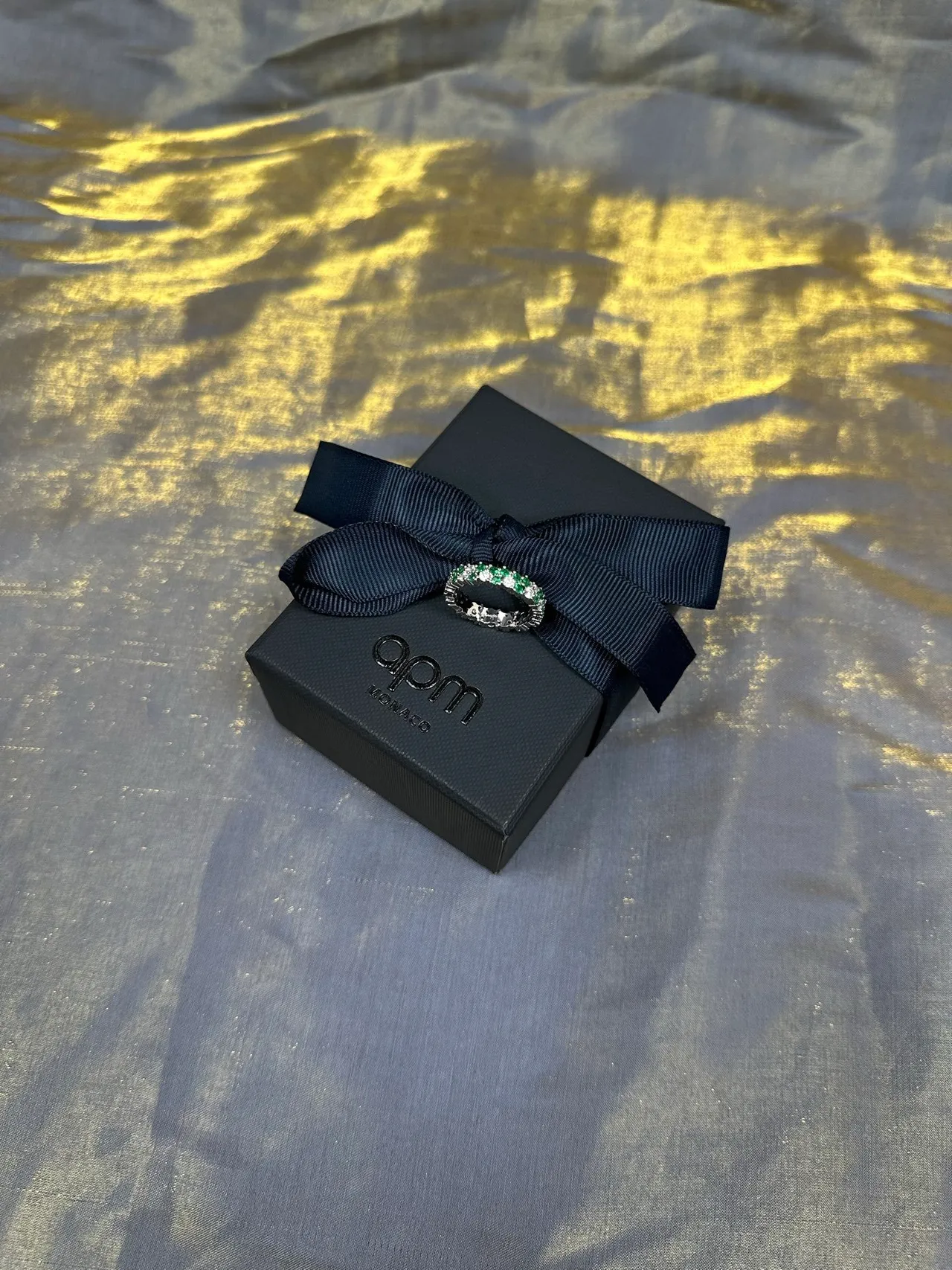 Tiffany & Co. Eternity خاتم حجر أخضر وأبيض متناوب 7