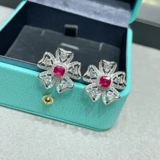 Tiffany & Co. फूल रूबी और डायमंड ईयरिंग्स