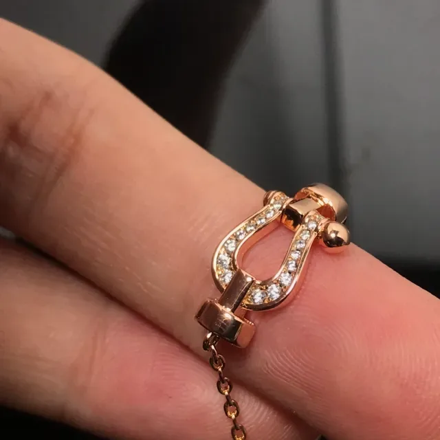 Tiffany & Co. HardWear Cadena de oro y plata con colgante en forma de herradura 3